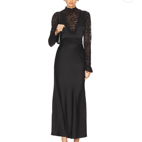 Elliatt Dresses & Skirts - Elliatt Black Lace Maxi Dress